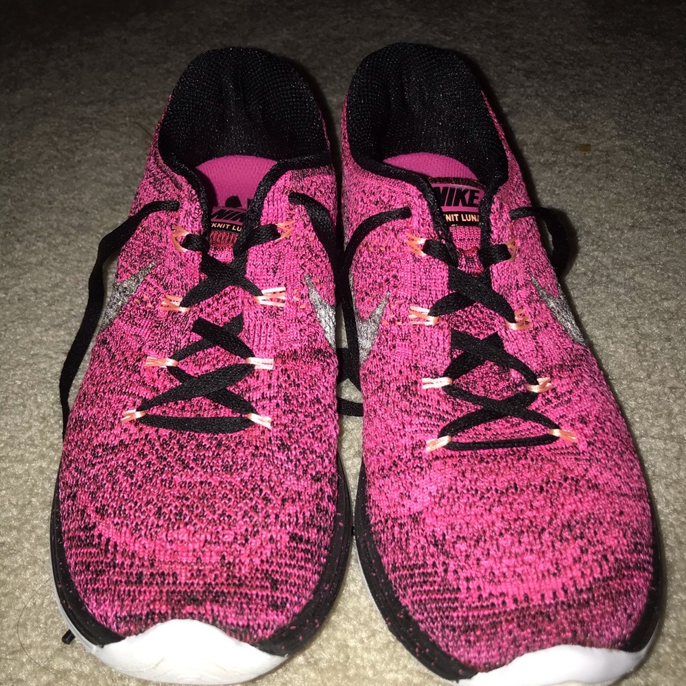 Nike women’s fly knit running shoes
